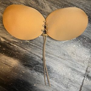 Lace up adhesive bra. Nude. B cup